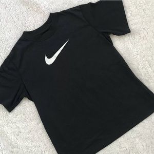 EUC Nike boys Dri-Fit shirt